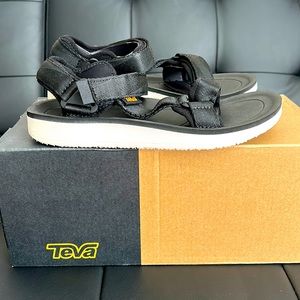 TEVA Original Women’s Universal premier Black size 6 Sandals